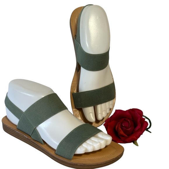 Universal thread green elastic strap flat summer sandals 6.5 EUC - Picture 1 of 10